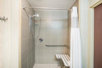 Hampton Inn Bardstown - image 14