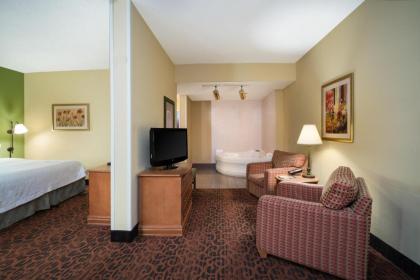 Hampton Inn Bardstown - image 15