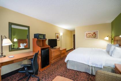 Hampton Inn Bardstown - image 4