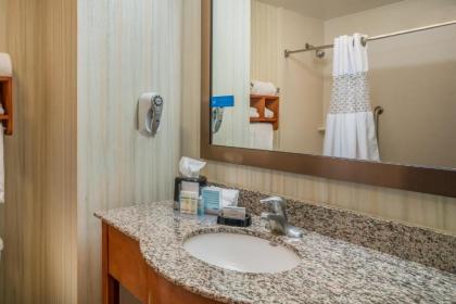 Hampton Inn Bardstown - image 7