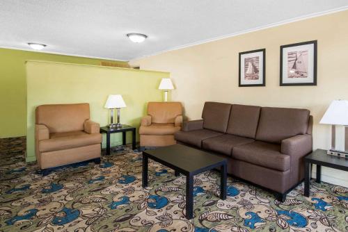 Quality Inn Barre-Montpelier - image 2