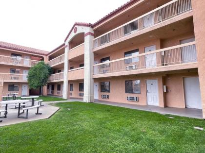 Motel 6 Barstow CA I15 and Lenwood Road - image 5