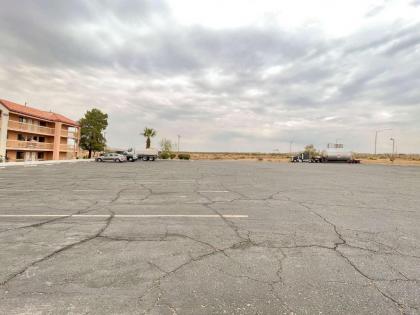 Motel 6 Barstow CA I15 and Lenwood Road - image 7