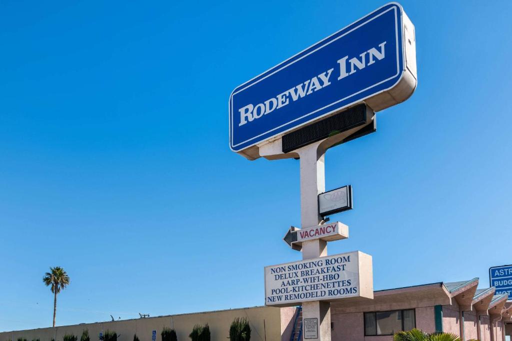 Rodeway Inn Barstow - image 5