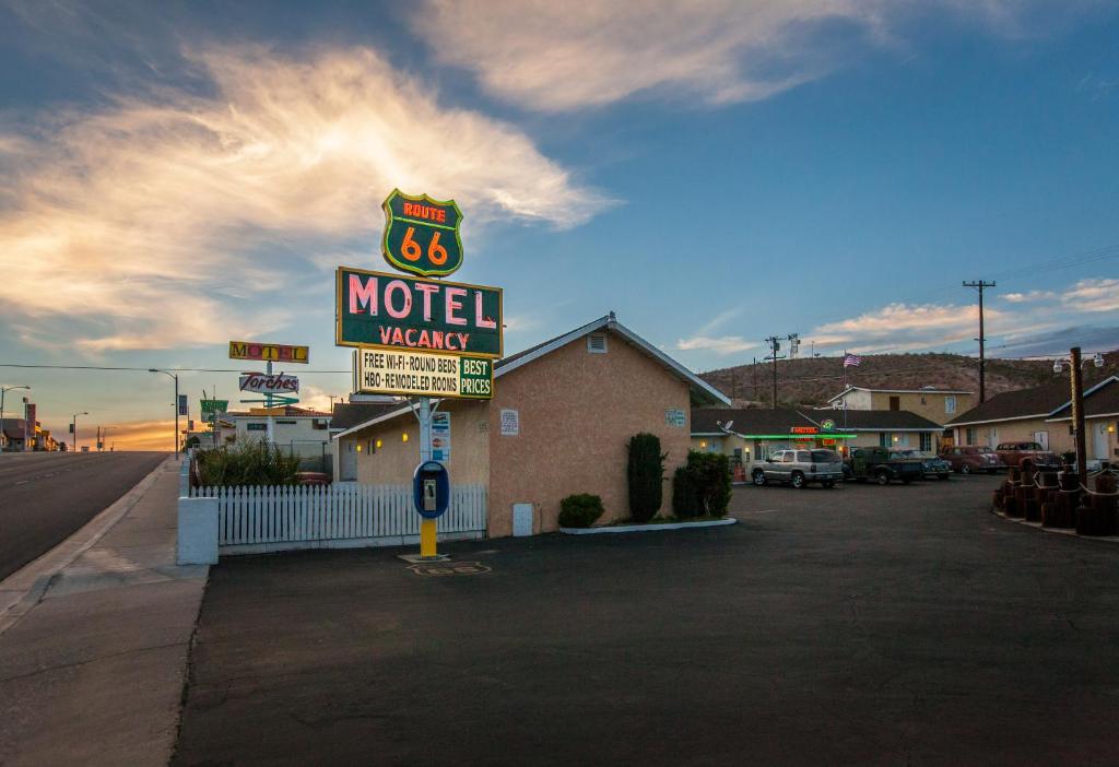 Route 66 Motel - image 4