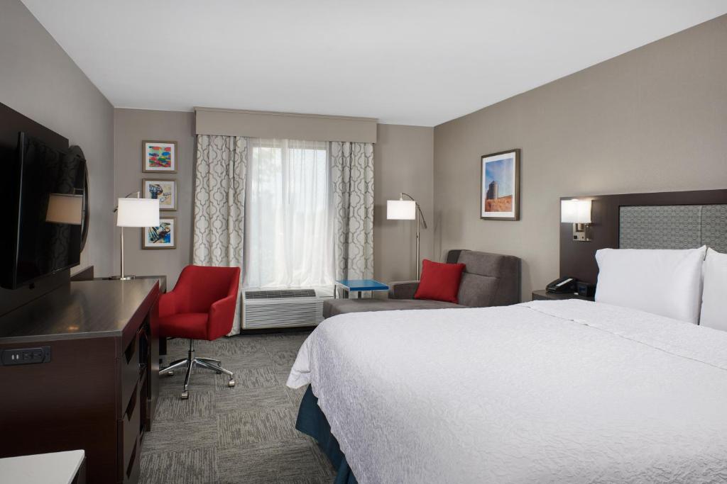 Hampton Inn Bartlesville - image 2