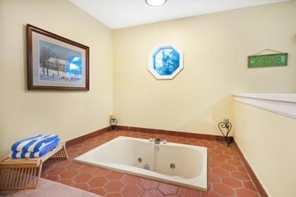 Whispering Brook Townhouse - image 12