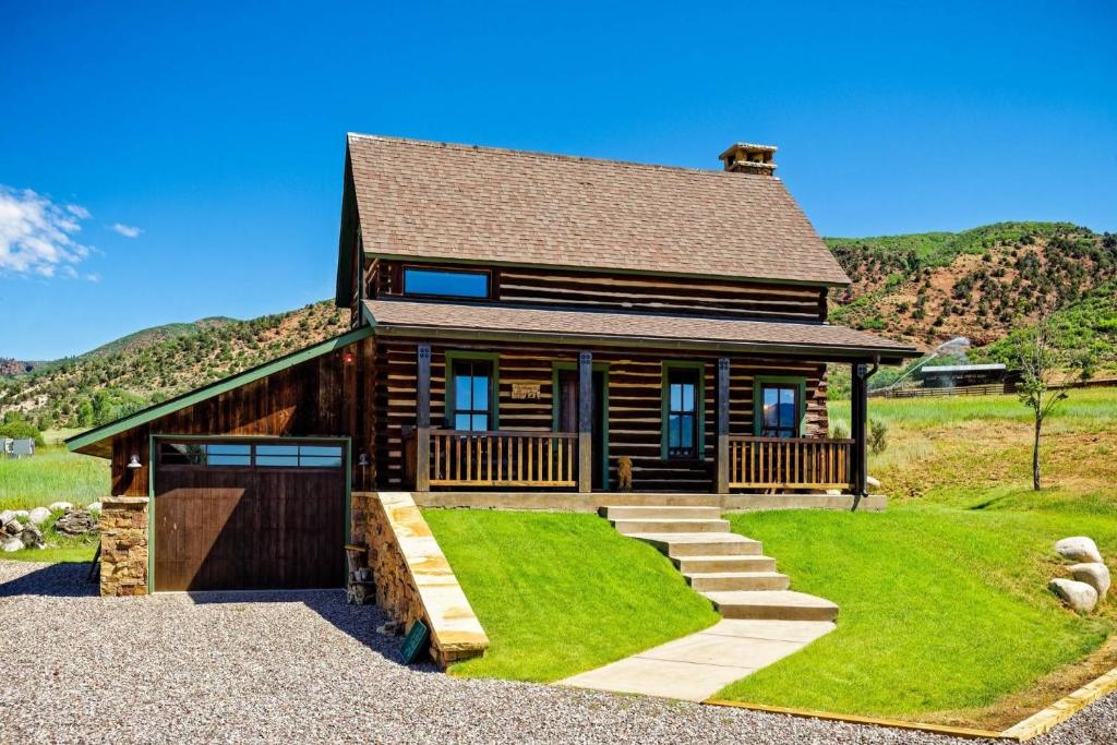 Chaparral Aspen Ranch Cabin - image 2