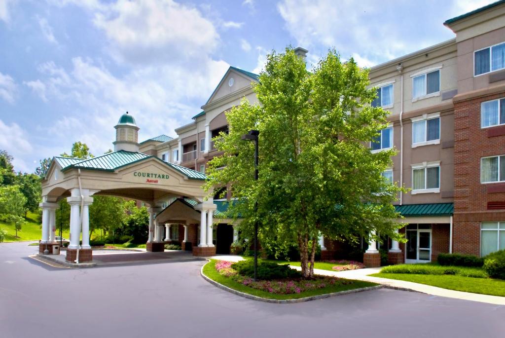 Courtyard by Marriott Basking Ridge - image 2