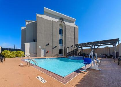 Holiday Inn Express Hotel and Suites Bastrop an IHG Hotel - image 10