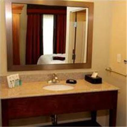 Hampton Inn & Suites Bastrop - image 15