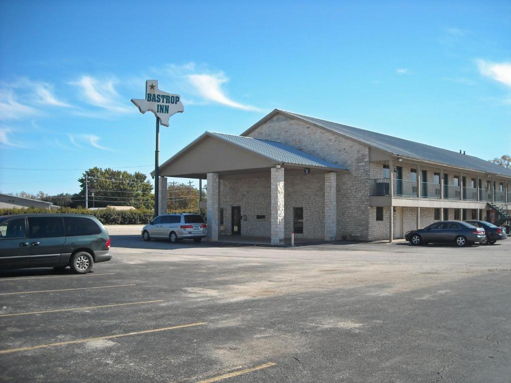 Bastrop Inn - image 6