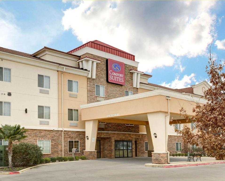 Comfort Suites Bastrop - main image