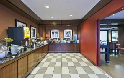 Hampton Inn Batavia - image 15