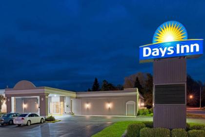 Days Inn by Wyndham Batavia Darien Lake Theme Park - image 4