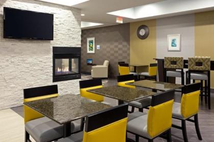 Holiday Inn Express and Suites Batavia an IHG Hotel - image 3