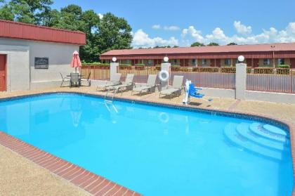 America's Best Value Inn - Batesville - image 6