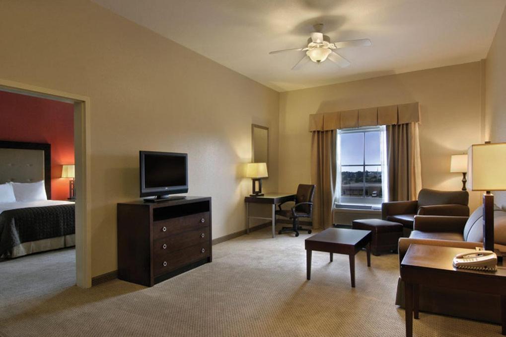 Holiday Inn Hotels Batesville an IHG Hotel - image 4