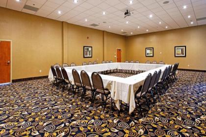 Holiday Inn Hotels Batesville an IHG Hotel - image 5