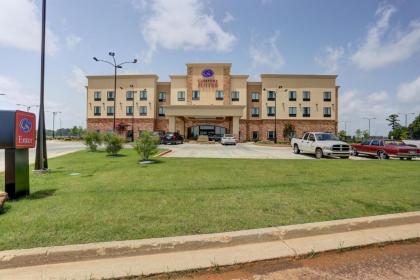 Comfort Suites Batesville - image 15