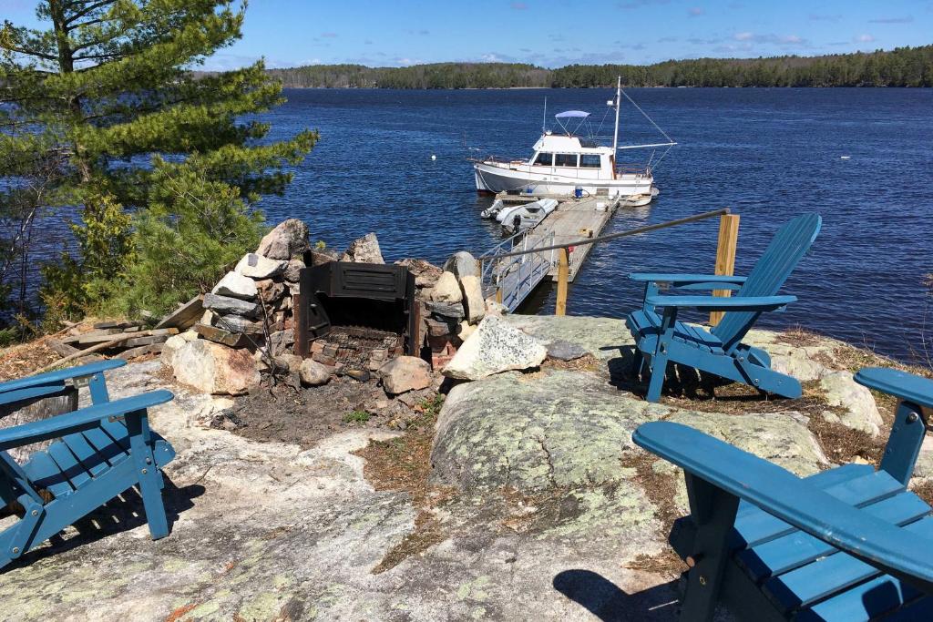 Cozy 1930s-style Waterfront Maine Cabin with Dock! - image 2