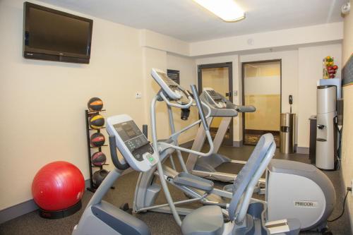 Hampton Inn I-10 & College Drive - image 4