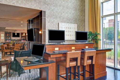 DoubleTree by Hilton Baton Rouge - image 3