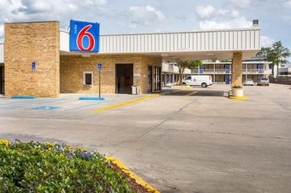 Motel 6 Baton Rouge Southeast - image 4