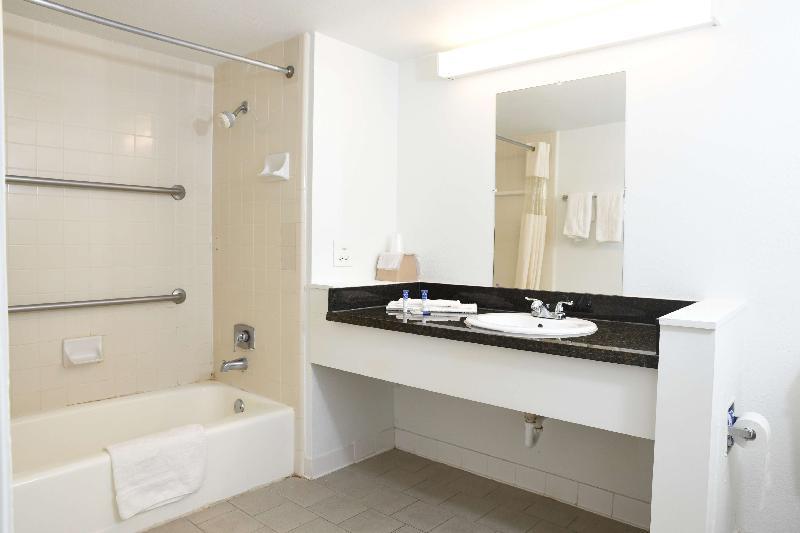 Americas Best Value Inn Baton Rouge Airline - image 3