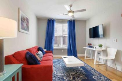 Highly Desired travel Condo Comfy King Bed Baton Rouge Louisiana