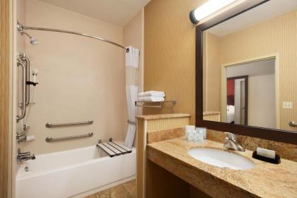 Hampton Inn Battle Creek - image 15