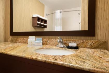 Hampton Inn Battle Creek - image 2