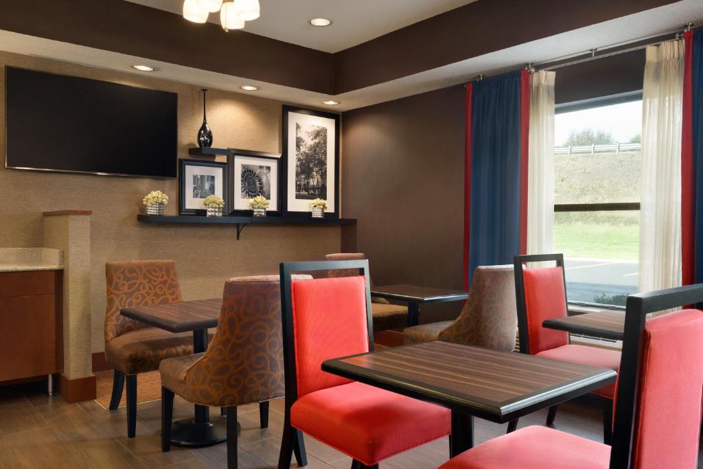 Hampton Inn Battle Creek - image 5