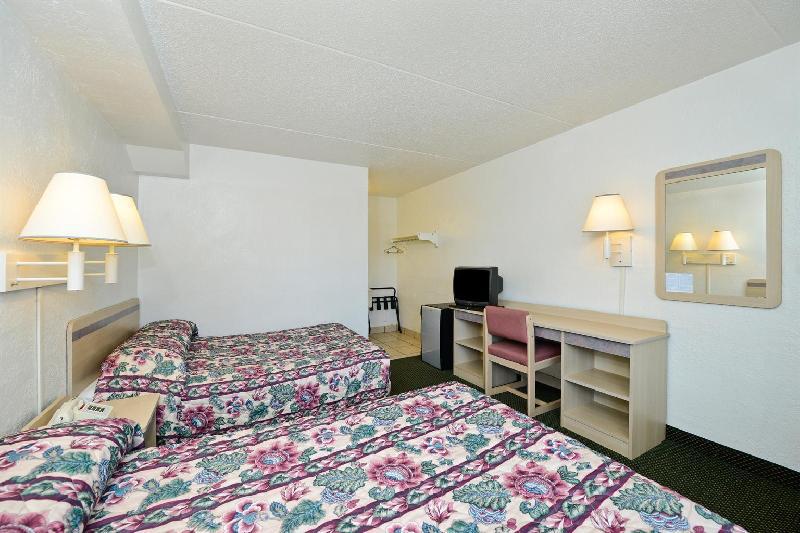 Americas Best Value Inn Battle Creek - image 5