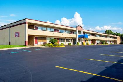 Red Roof Inn & Suites Battle Creek - image 12