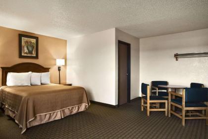 Travelodge by Wyndham Battle Creek - image 3