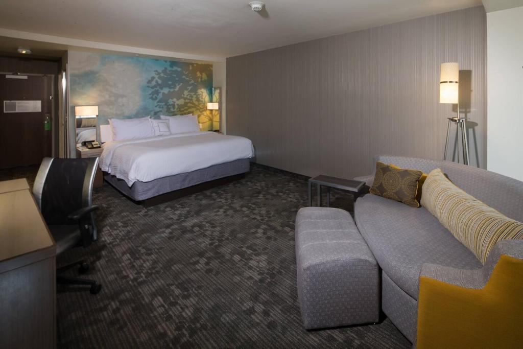 Courtyard by Marriott Battle Creek - image 4