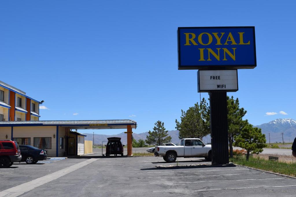 Royal Inn Battle Mountain - image 7