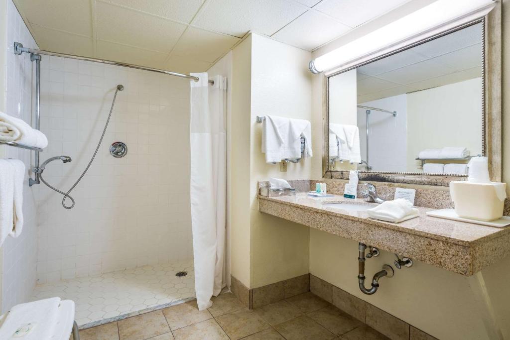 Quality Inn North Battleboro - image 7