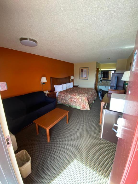 Budget Host Inn - Baxley - image 4