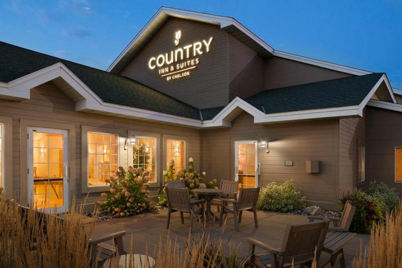 Country Inn & Suites by Radisson Baxter MN - image 2