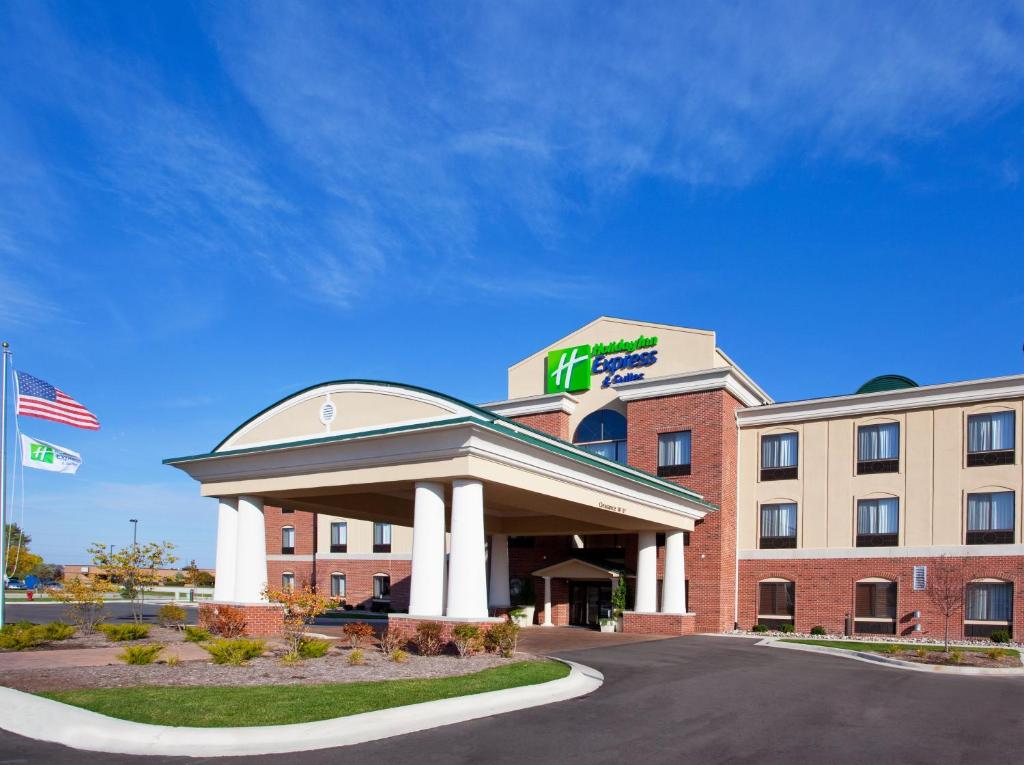 Holiday Inn Express Hotel & Suites Bay City an IHG Hotel - image 2