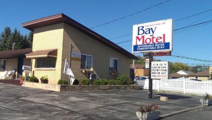 Bay Motel - image 12