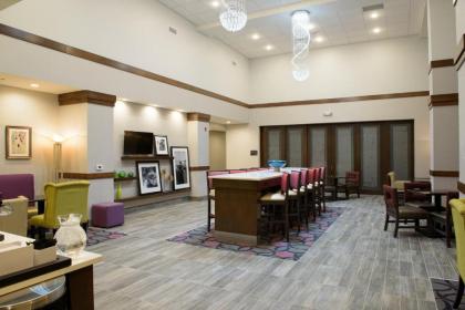 Hampton Inn & Suites Bay City - image 12