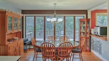 Charming Bay City House with Deck Walk to Lake Huron - image 5