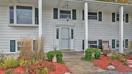 Charming Bay City House with Deck Walk to Lake Huron - image 8