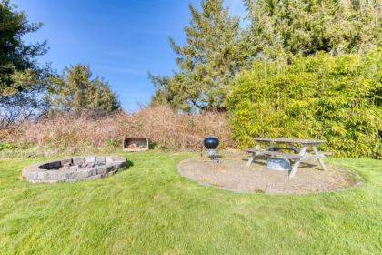 Yurt on the Bay - image 8