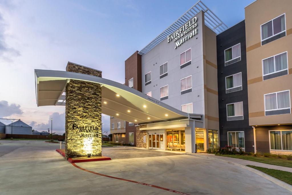 Fairfield Inn & Suites by Marriott Bay City Texas - main image