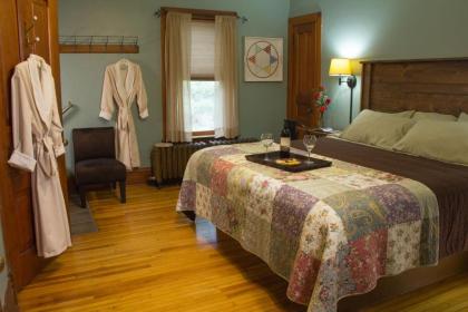 Pinehurst Inn Bed & Breakfast - image 8