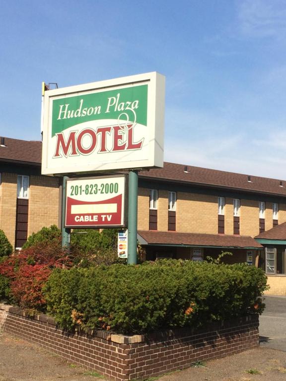 Hudson Plaza Motel - main image